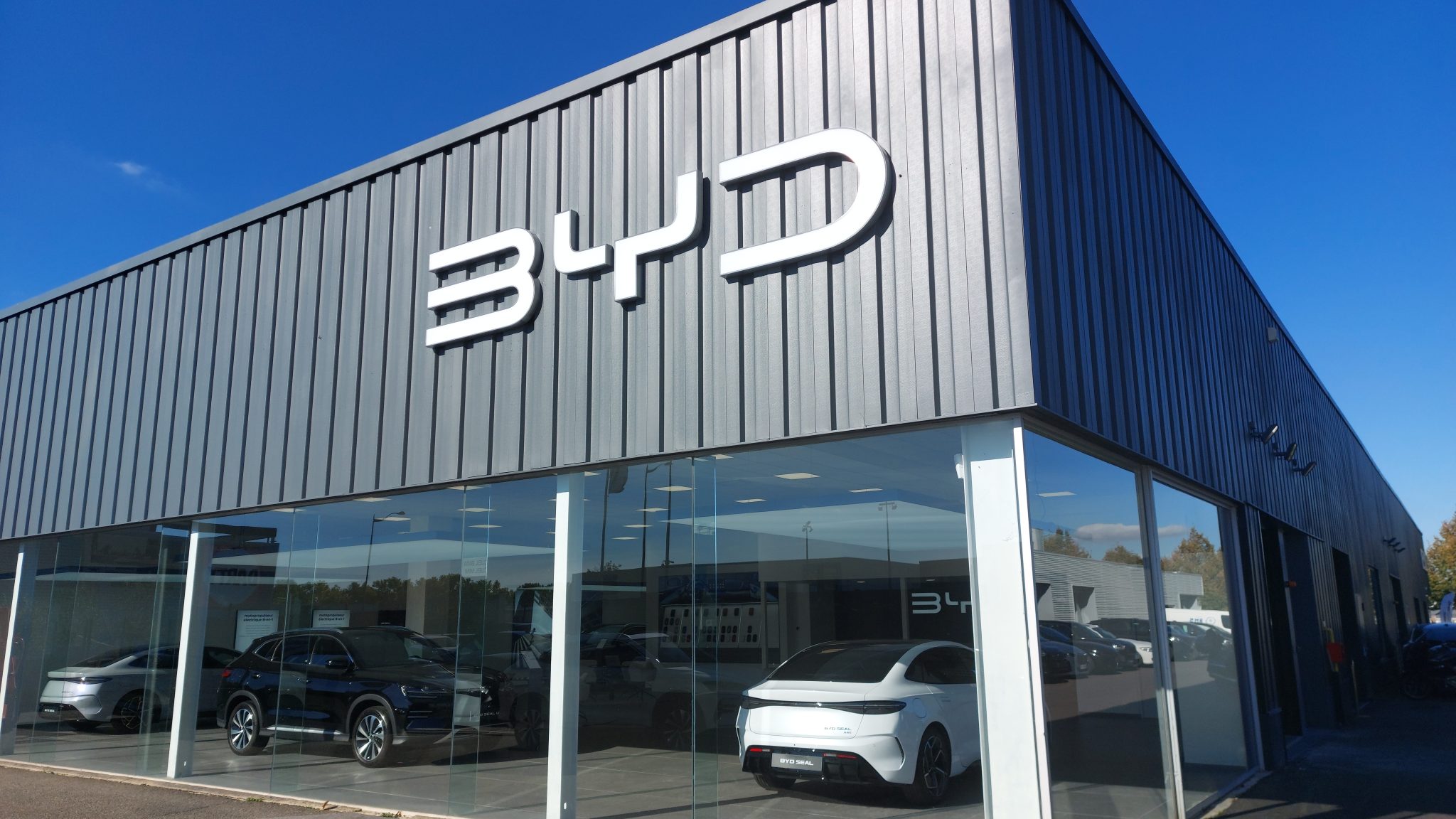 Extérieur concession BYD MANTES