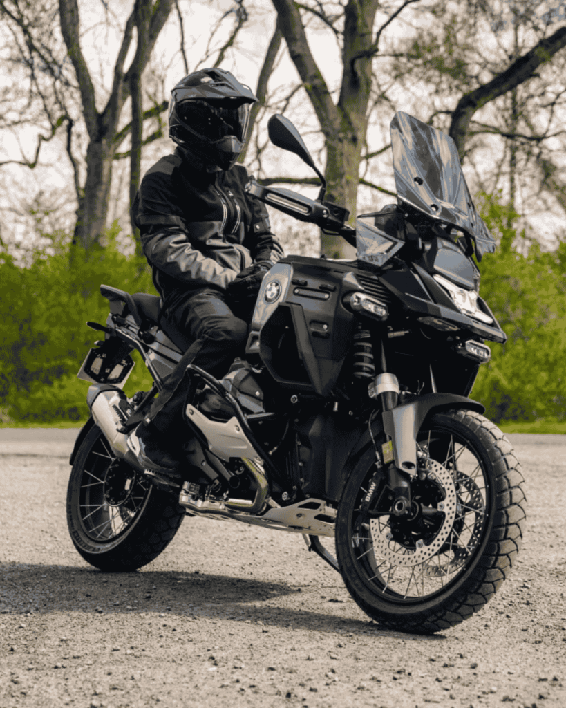BMW R 1300 GSA Dark Edition à partir de 299€/mois sans apport chez BMS